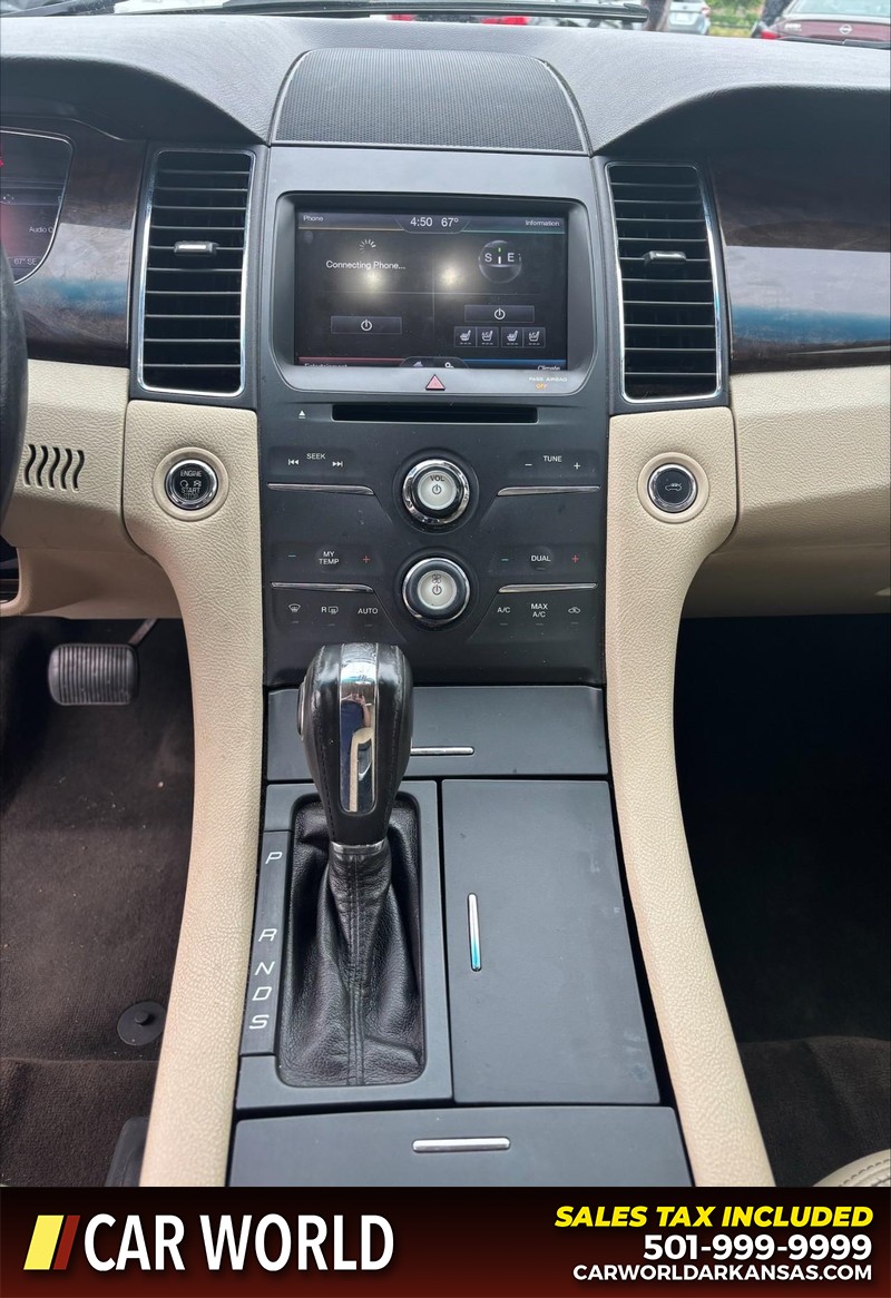 Ford Taurus Vehicle Full-screen Gallery Image 16