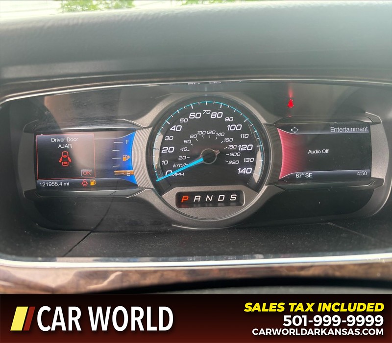 Ford Taurus Vehicle Full-screen Gallery Image 19