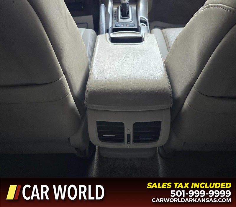 Acura TL Vehicle Full-screen Gallery Image 19