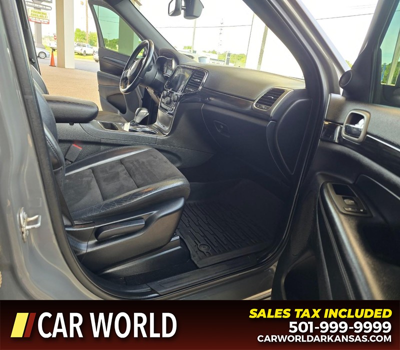 Jeep Grand Cherokee Vehicle Full-screen Gallery Image 11