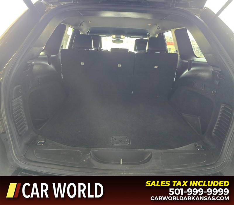 Jeep Grand Cherokee Vehicle Full-screen Gallery Image 13