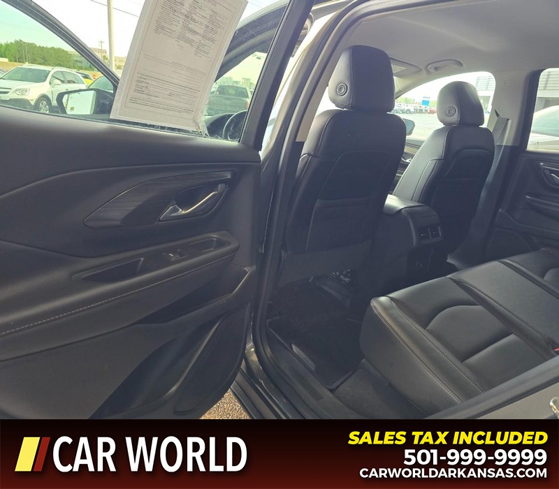 GMC Terrain Vehicle Full-screen Gallery Image 9