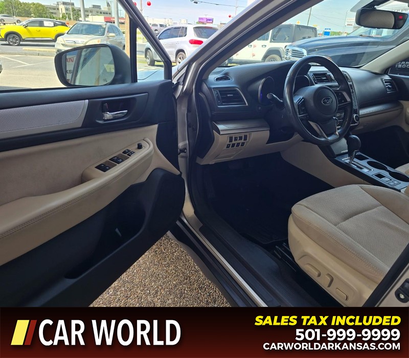 Subaru Outback Vehicle Full-screen Gallery Image 7