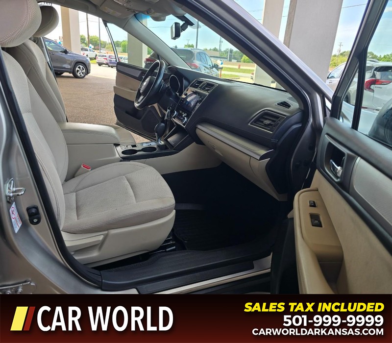 Subaru Outback Vehicle Full-screen Gallery Image 11