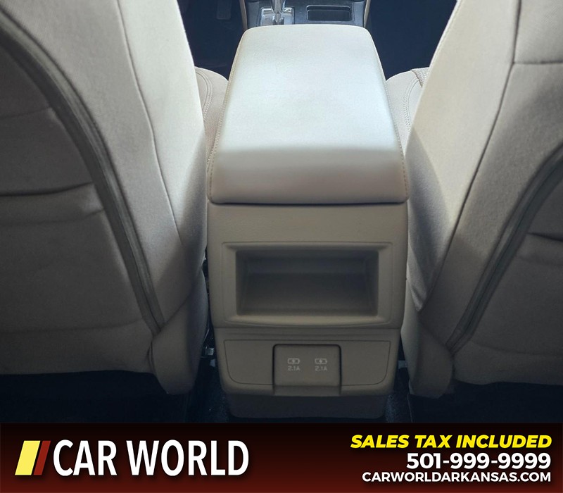 Subaru Outback Vehicle Full-screen Gallery Image 19