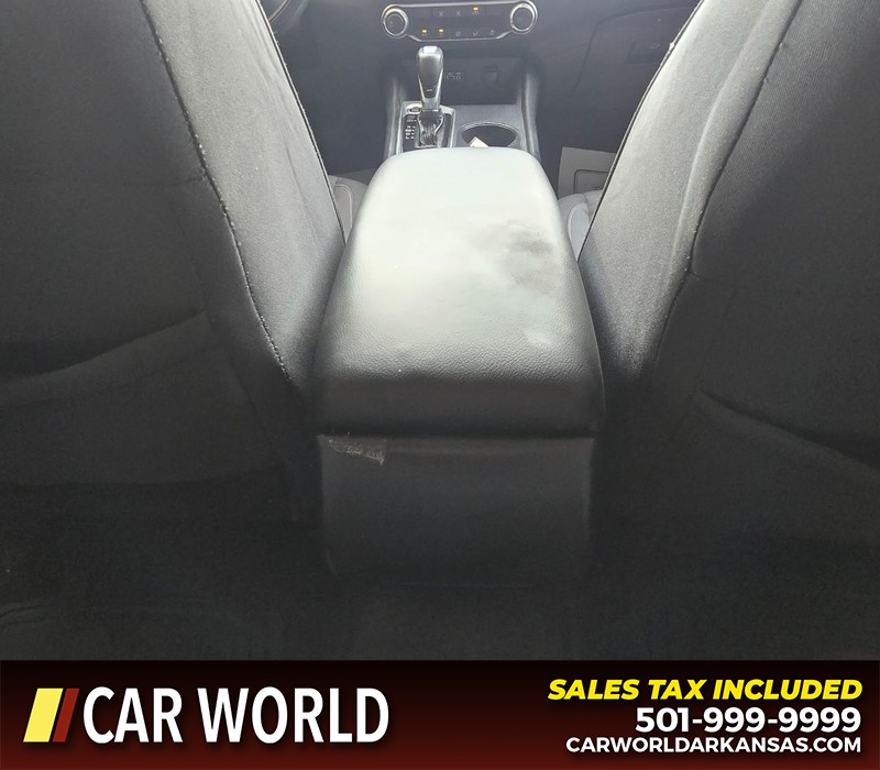 Nissan Altima Vehicle Full-screen Gallery Image 19