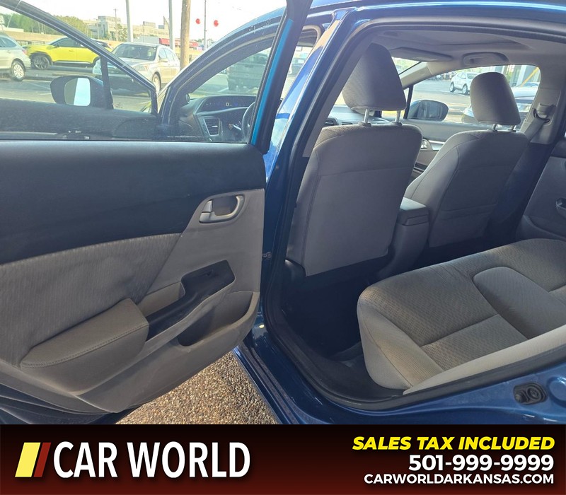 Honda Civic Sedan Vehicle Full-screen Gallery Image 9