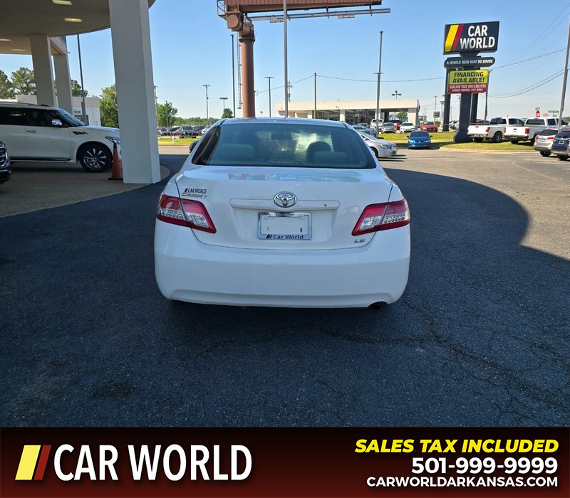Toyota Camry Vehicle Full-screen Gallery Image 5