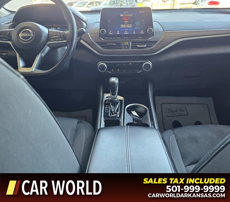 Nissan Altima Vehicle Full-screen Gallery Image 19