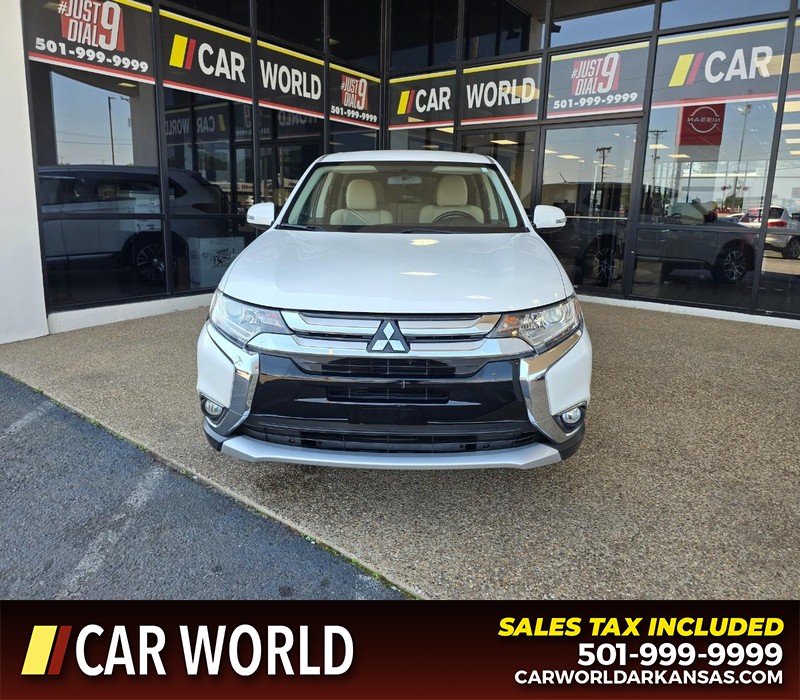 Mitsubishi Outlander Vehicle Full-screen Gallery Image 2