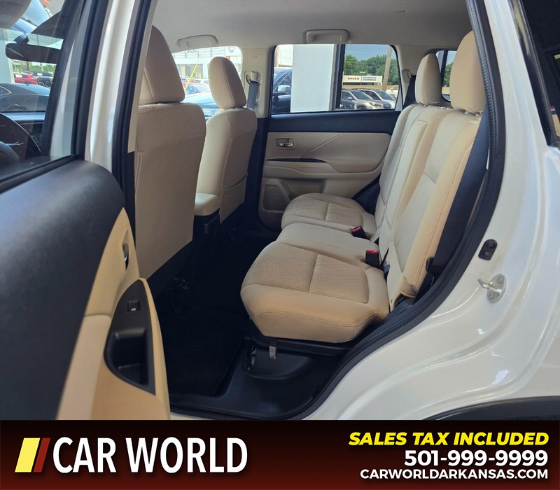 Mitsubishi Outlander Vehicle Full-screen Gallery Image 10