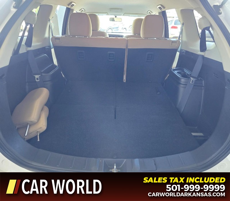Mitsubishi Outlander Vehicle Full-screen Gallery Image 16