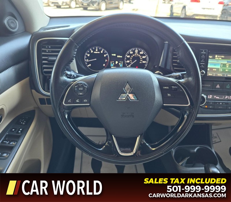 Mitsubishi Outlander Vehicle Full-screen Gallery Image 18