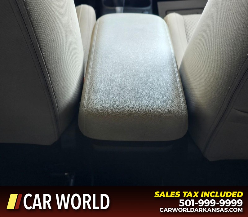 Mitsubishi Outlander Vehicle Full-screen Gallery Image 22