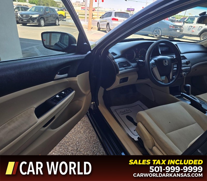 Honda Accord Sedan Vehicle Full-screen Gallery Image 7