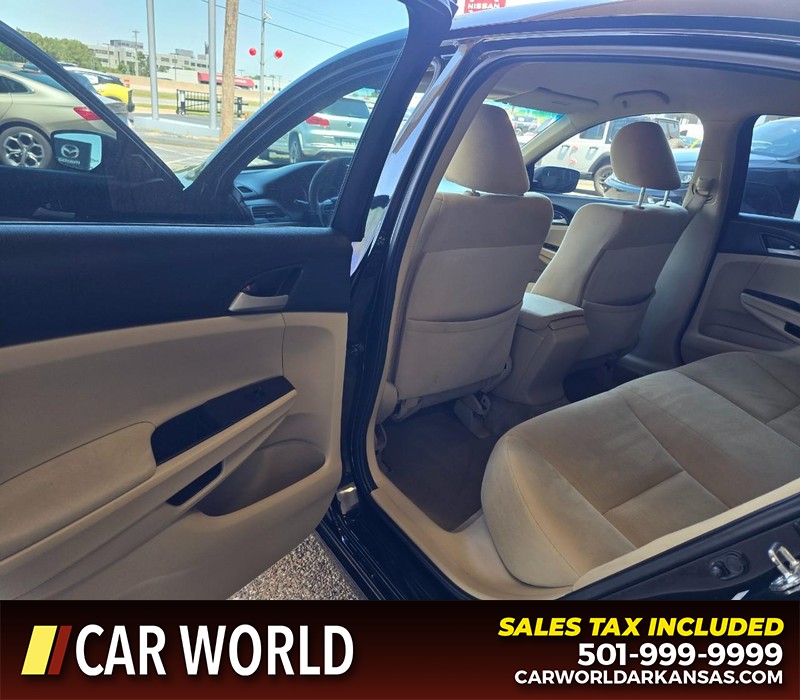 Honda Accord Sedan Vehicle Full-screen Gallery Image 9