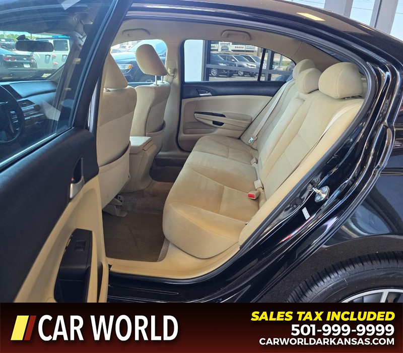 Honda Accord Sedan Vehicle Full-screen Gallery Image 10