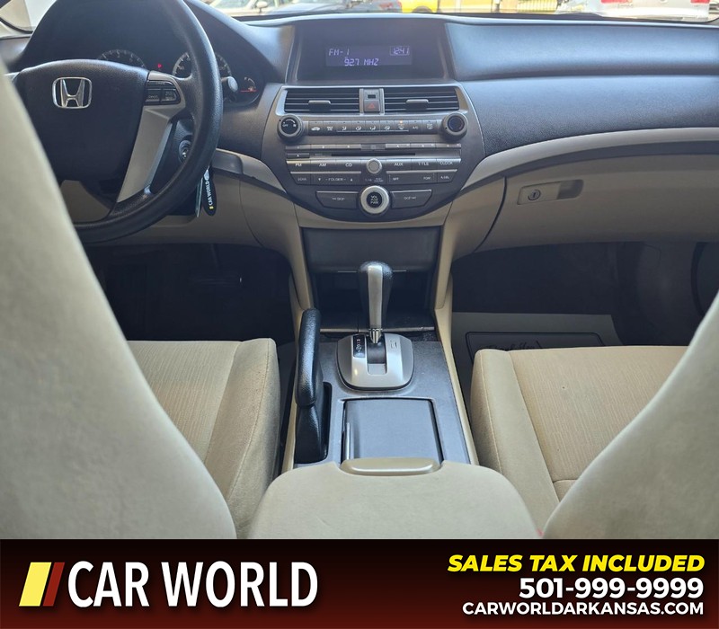 Honda Accord Sedan Vehicle Full-screen Gallery Image 17
