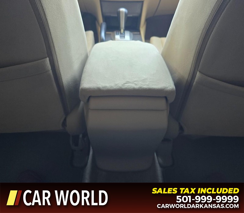 Honda Accord Sedan Vehicle Full-screen Gallery Image 18