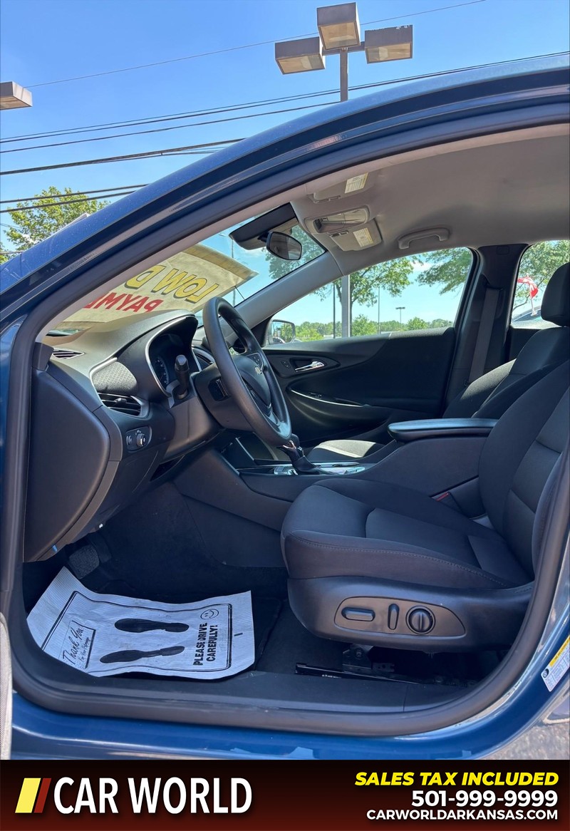 Chevrolet Malibu Vehicle Full-screen Gallery Image 13
