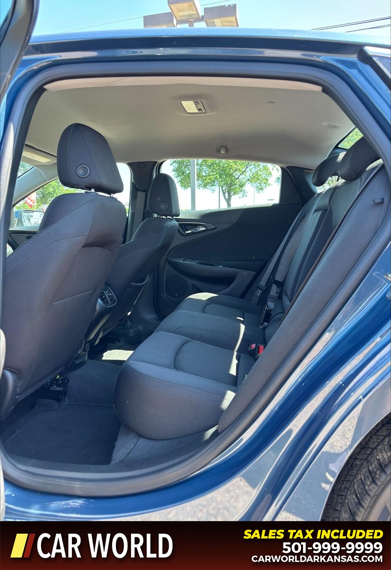 Chevrolet Malibu Vehicle Full-screen Gallery Image 15