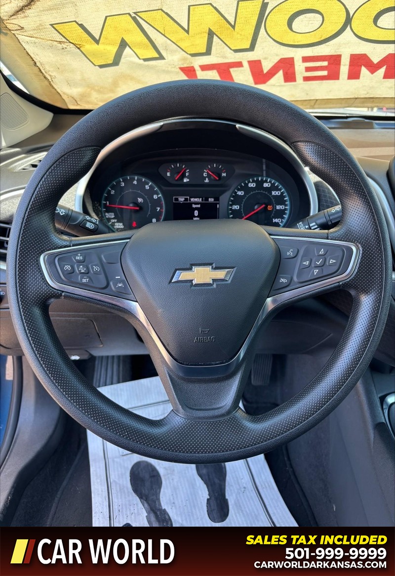 Chevrolet Malibu Vehicle Full-screen Gallery Image 19