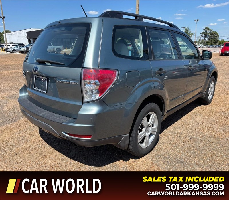 Subaru Forester Vehicle Full-screen Gallery Image 3
