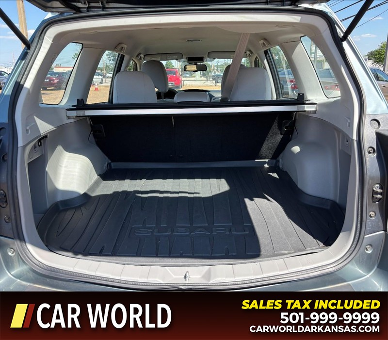 Subaru Forester Vehicle Full-screen Gallery Image 6