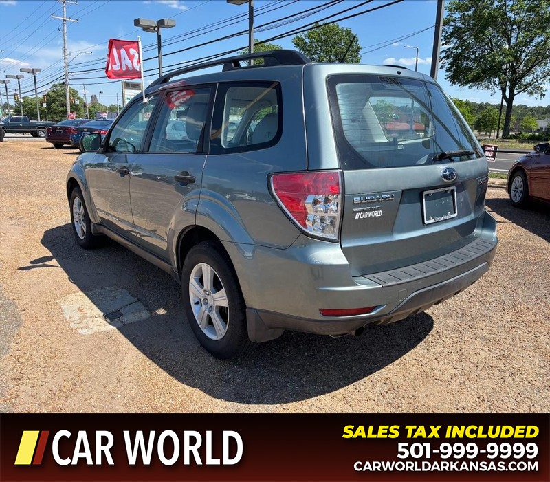 Subaru Forester Vehicle Full-screen Gallery Image 7