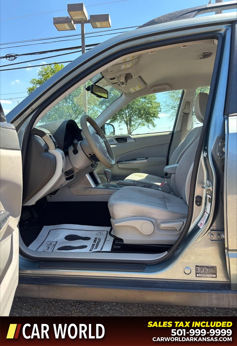 Subaru Forester Vehicle Full-screen Gallery Image 13