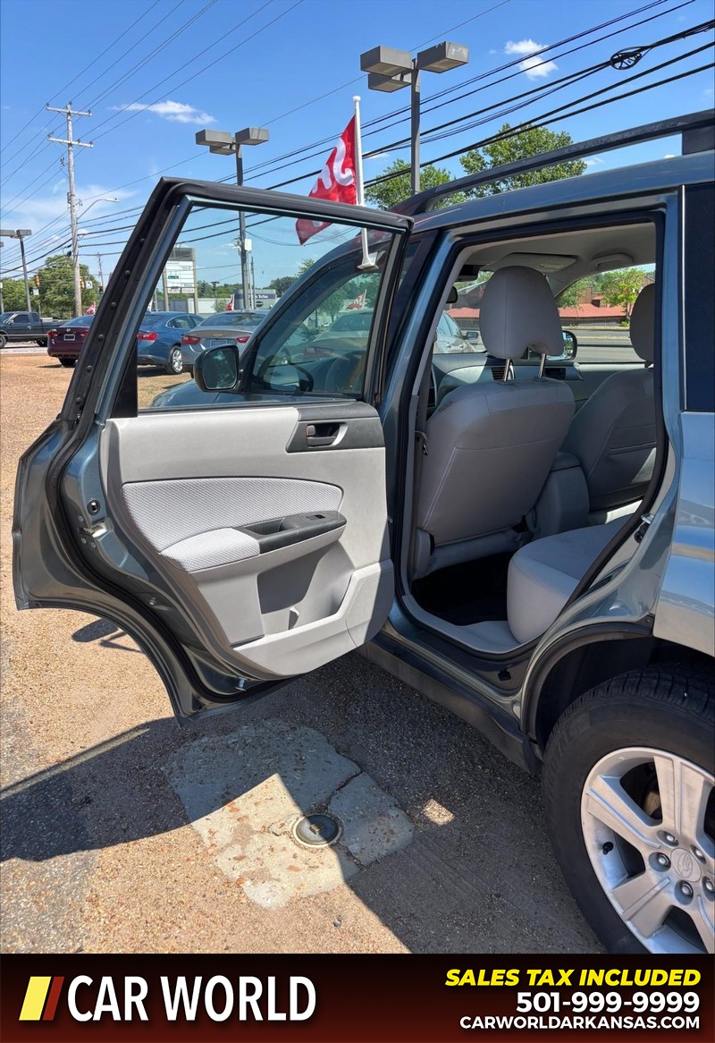 Subaru Forester Vehicle Full-screen Gallery Image 14