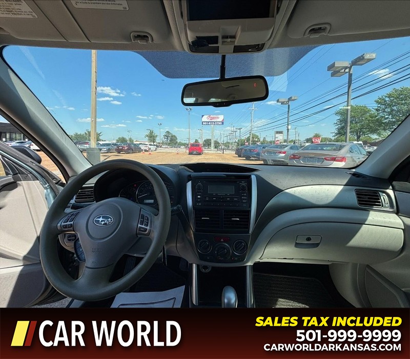 Subaru Forester Vehicle Full-screen Gallery Image 16