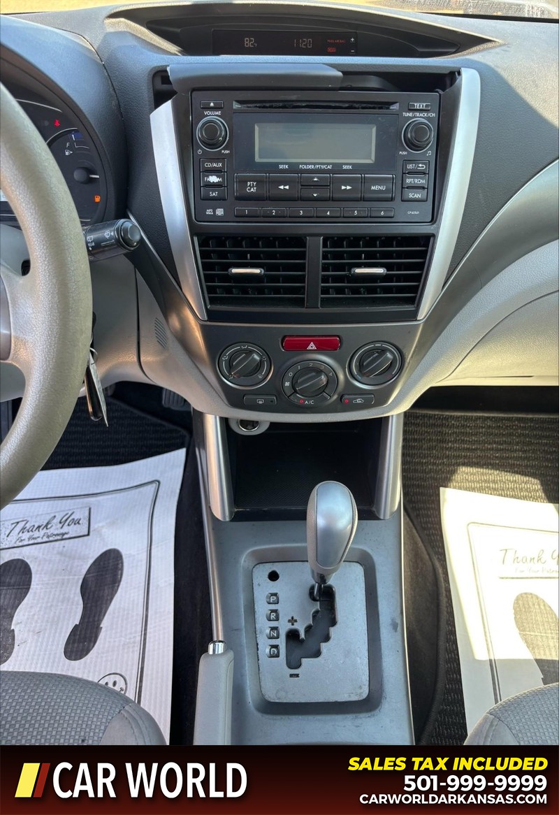Subaru Forester Vehicle Full-screen Gallery Image 17