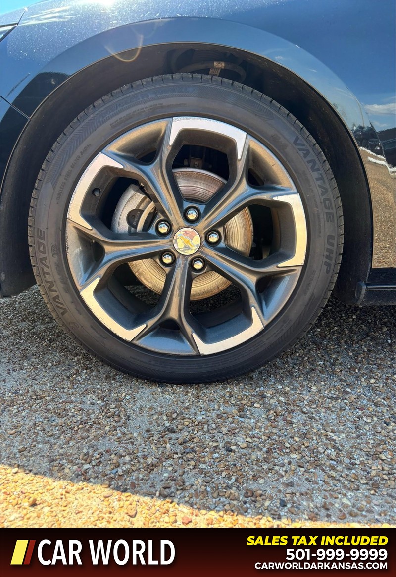 Chevrolet Malibu Vehicle Full-screen Gallery Image 11