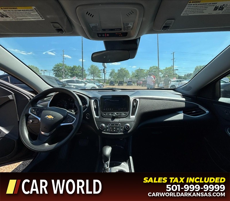 Chevrolet Malibu Vehicle Full-screen Gallery Image 16