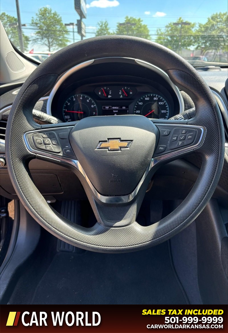 Chevrolet Malibu Vehicle Full-screen Gallery Image 19