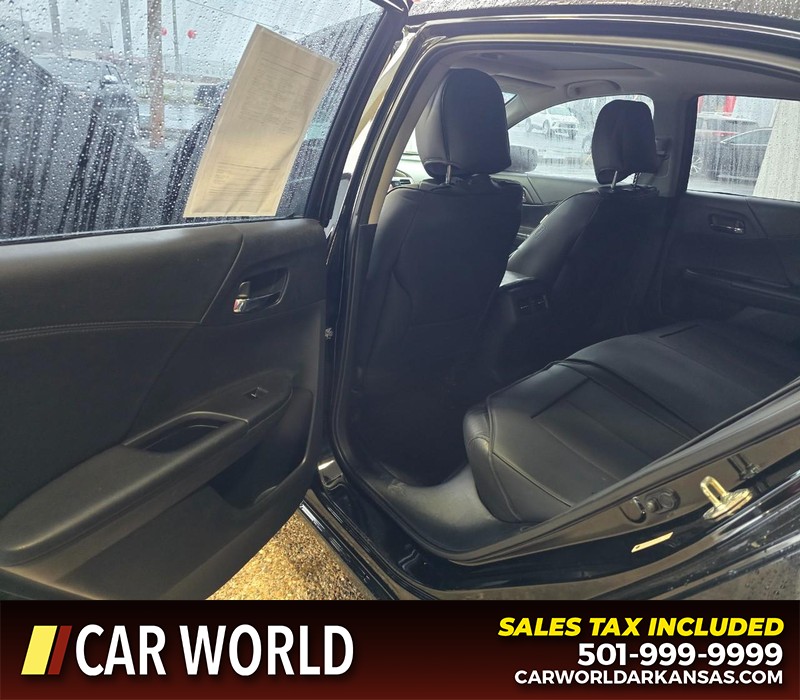 Honda Accord Sedan Vehicle Full-screen Gallery Image 9
