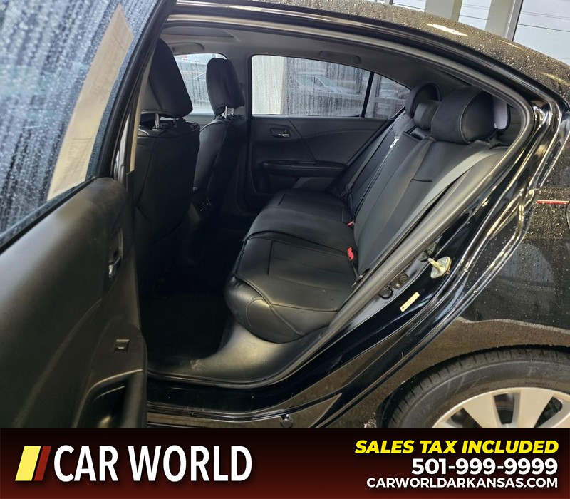 Honda Accord Sedan Vehicle Full-screen Gallery Image 10