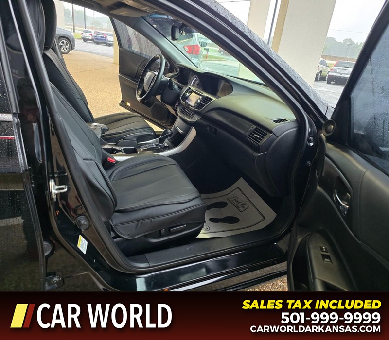 Honda Accord Sedan Vehicle Full-screen Gallery Image 11