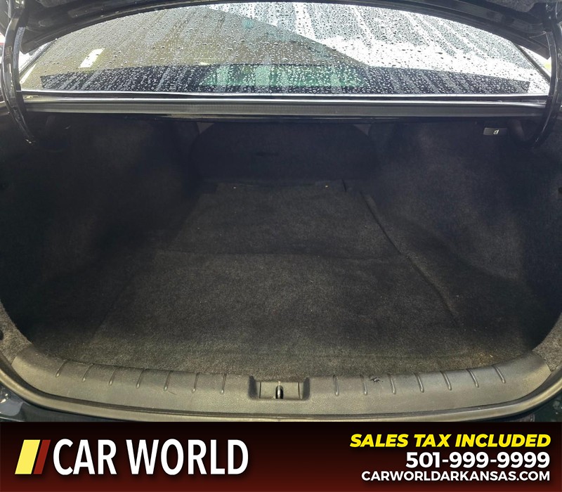 Honda Accord Sedan Vehicle Full-screen Gallery Image 13