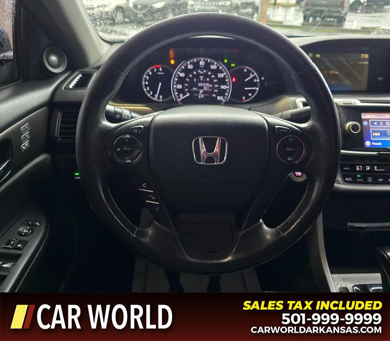 Honda Accord Sedan Vehicle Full-screen Gallery Image 14
