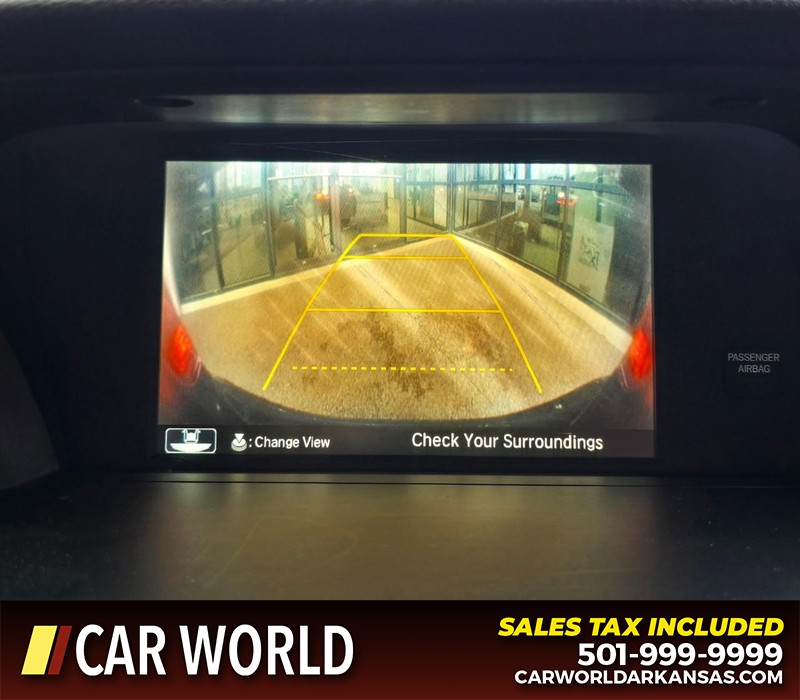 Honda Accord Sedan Vehicle Full-screen Gallery Image 18