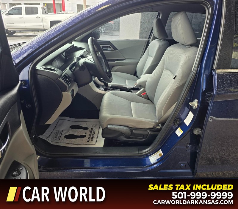 Honda Accord Sedan Vehicle Full-screen Gallery Image 8