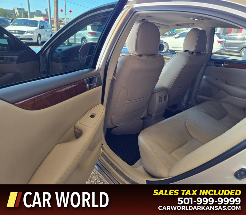 Lexus ES 330 Vehicle Full-screen Gallery Image 9