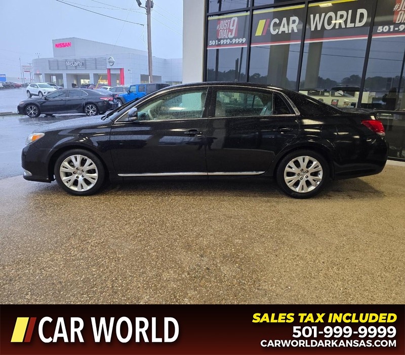 Toyota Avalon Vehicle Full-screen Gallery Image 4