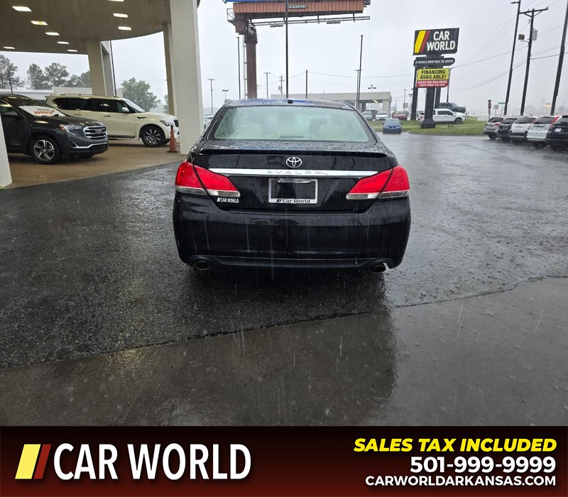 Toyota Avalon Vehicle Full-screen Gallery Image 5