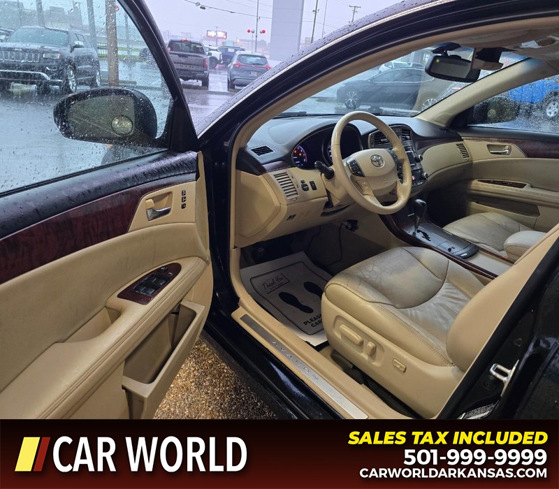 Toyota Avalon Vehicle Full-screen Gallery Image 7