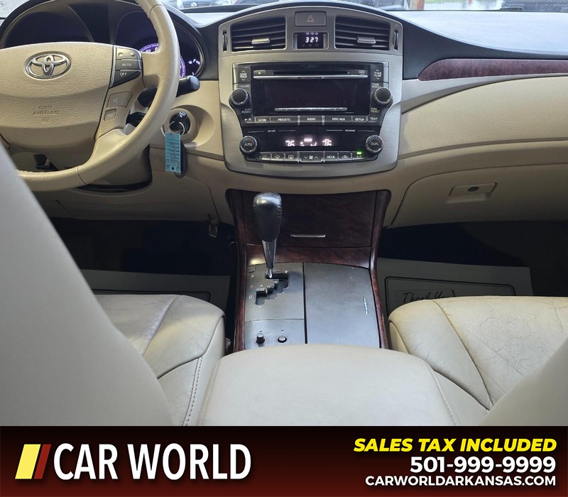 Toyota Avalon Vehicle Full-screen Gallery Image 17
