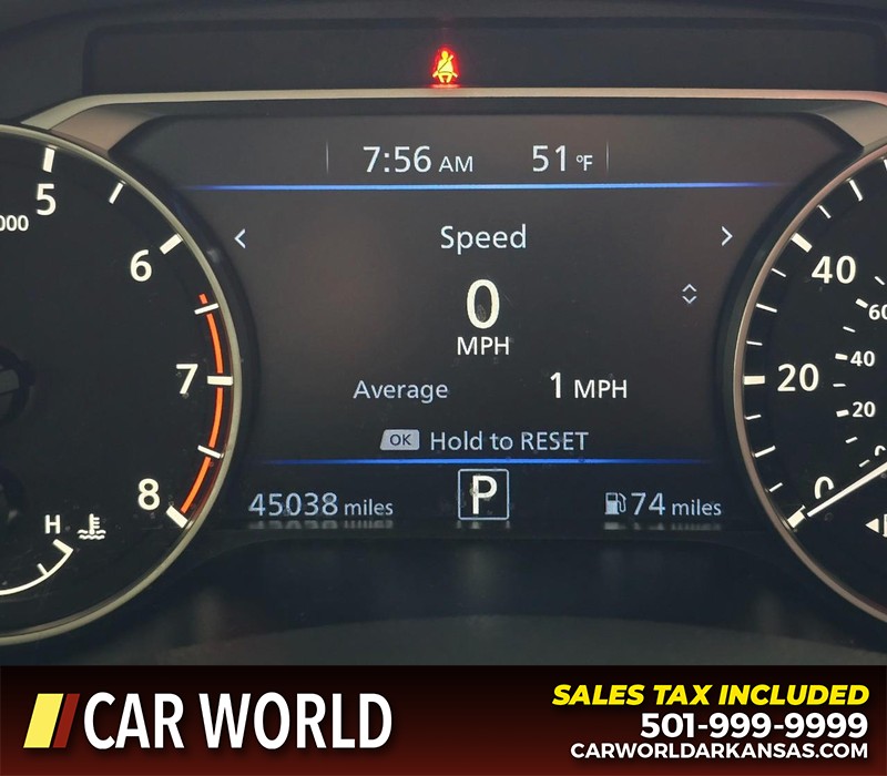 Nissan Altima Vehicle Full-screen Gallery Image 16