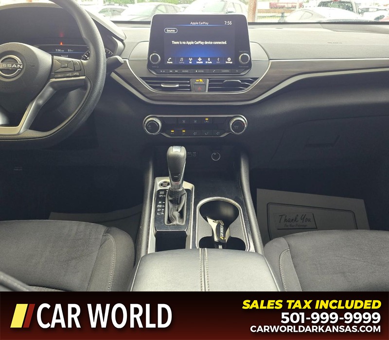 Nissan Altima Vehicle Full-screen Gallery Image 18